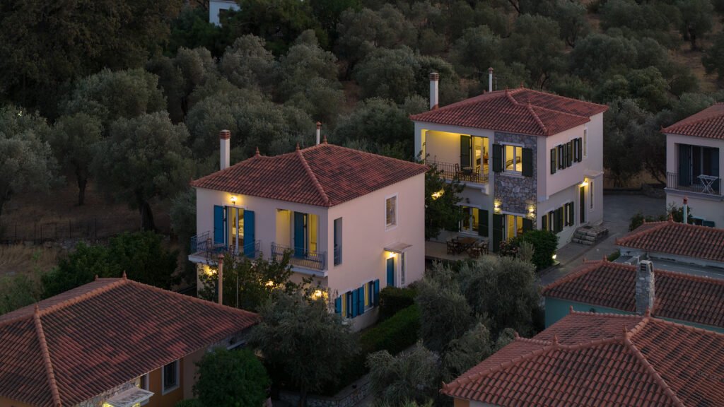 artlesvos outside night